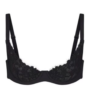 Skims Femme Lace Scoop Bra in Onyx